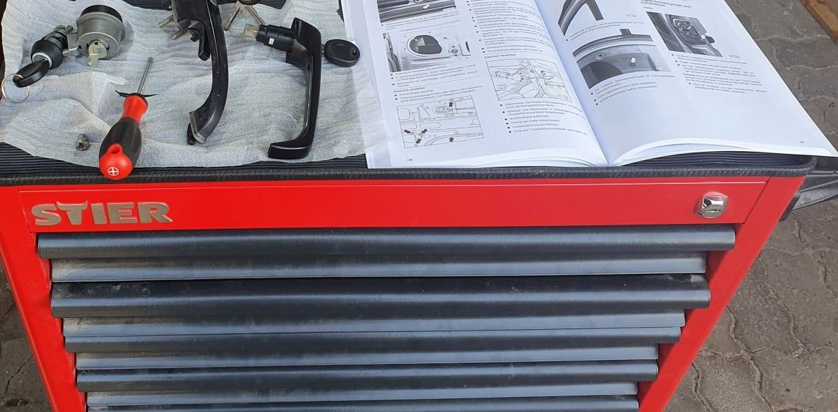 „Jetzt helfe ich mir selbst“ Buch zum VW T3 auf der Werkbank
