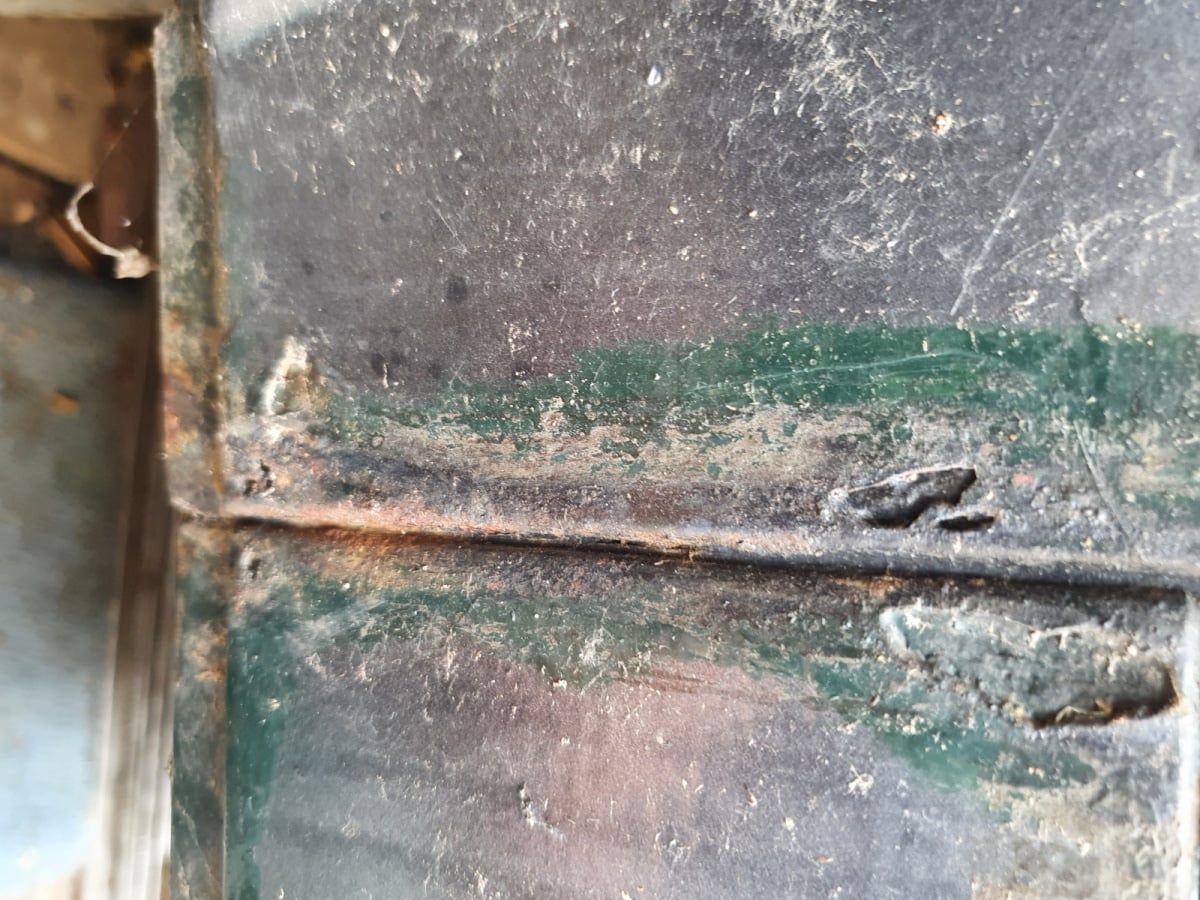 Rost an der Scheibengummi-Fuge