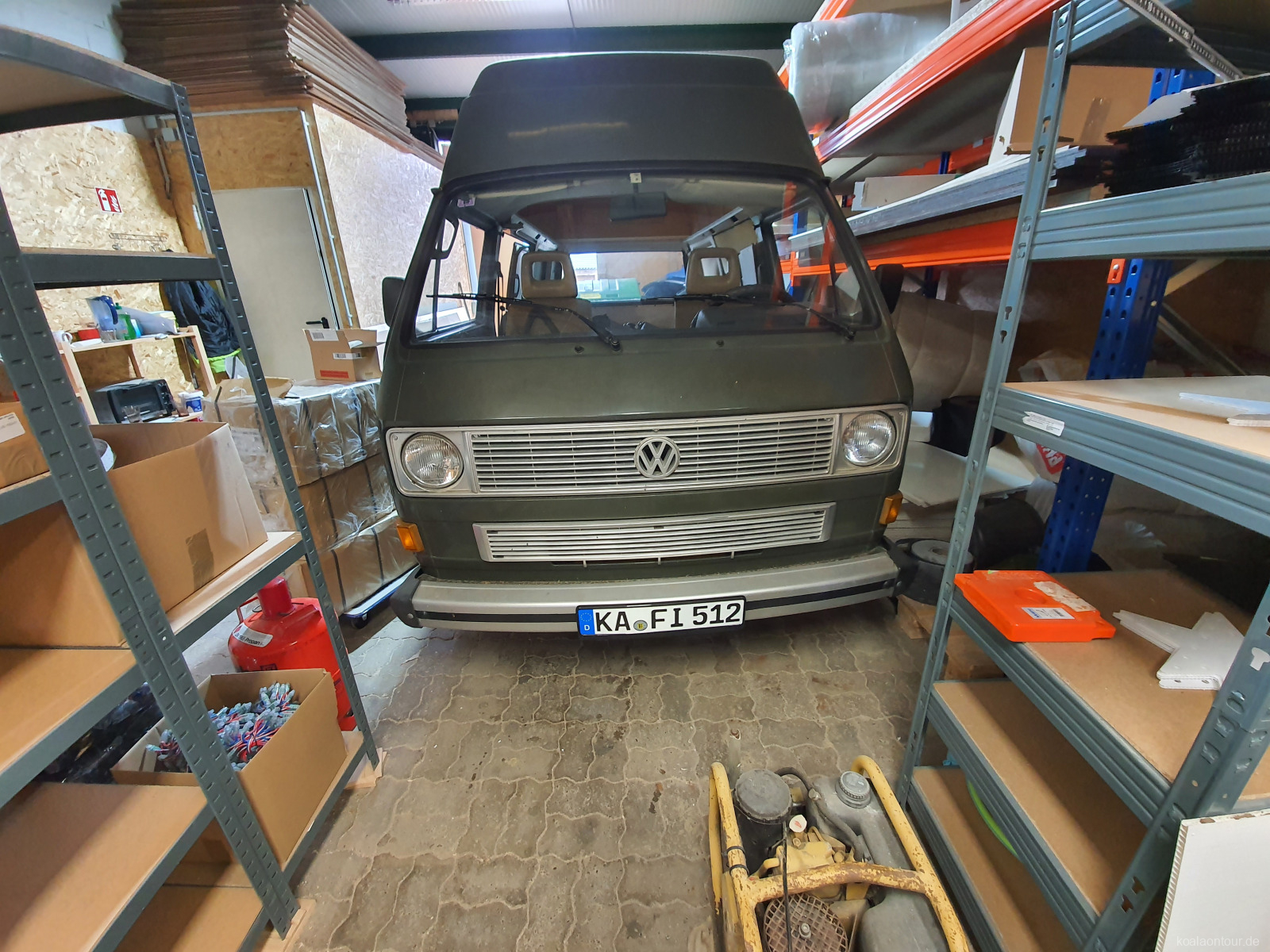 VW T3 mit silbern lackiertem Grill
